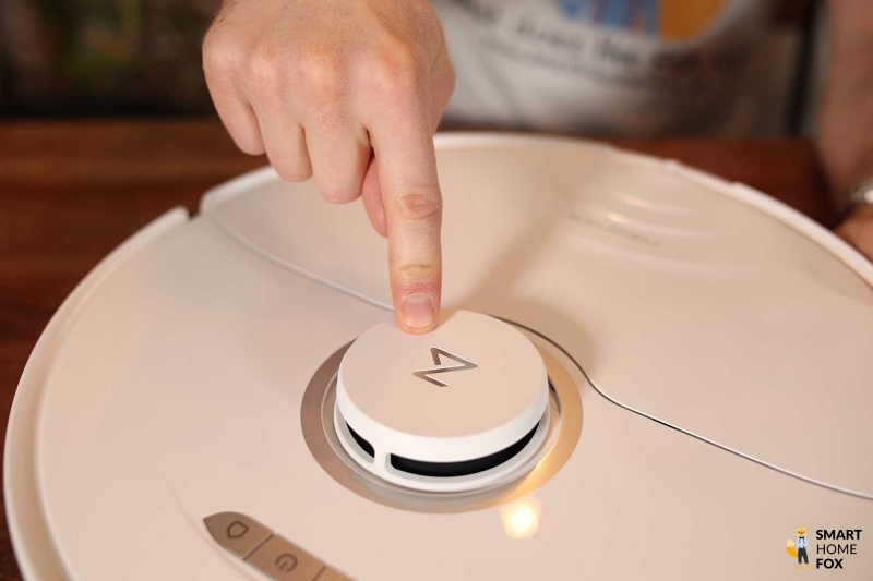 Видна лазерная башня Roborock S8 Pro Ultra.